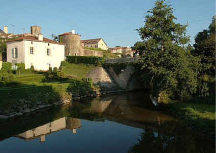 Image for "Postcard from Vouvant and Fontenay-le-Comte" blog post
