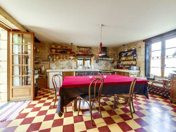 Fine Stone Country Houses and Traditional Homes for Sale in France