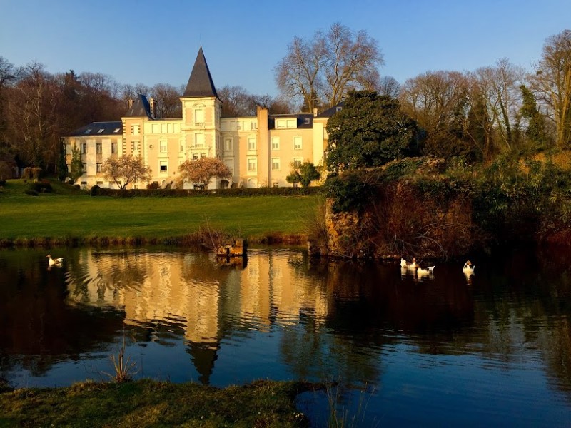 Spacious Chateau with land for sale near Le Mans