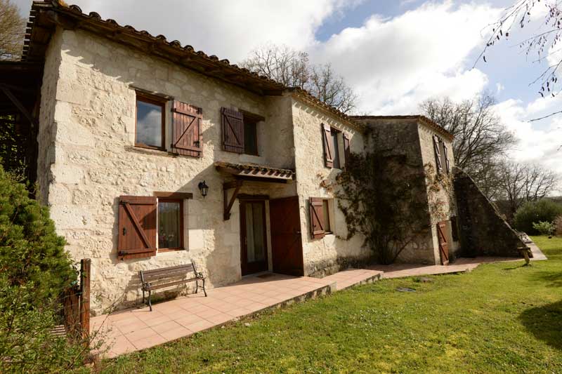 Fine Stone Country Houses and Traditional Homes for Sale in France