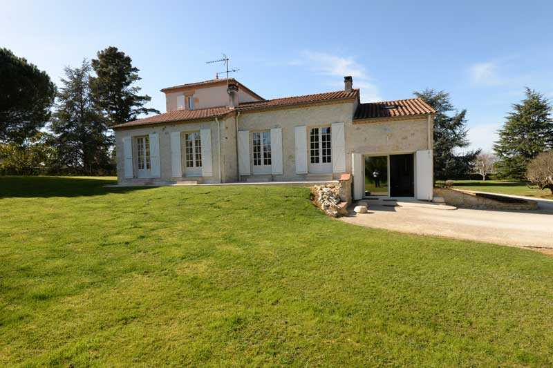 Fine Stone Country Houses and Traditional Homes for Sale in France