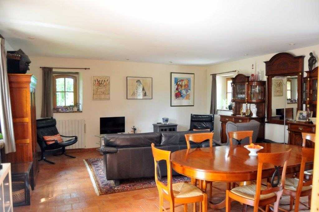 Fine Stone Country Houses and Traditional Homes for Sale in France