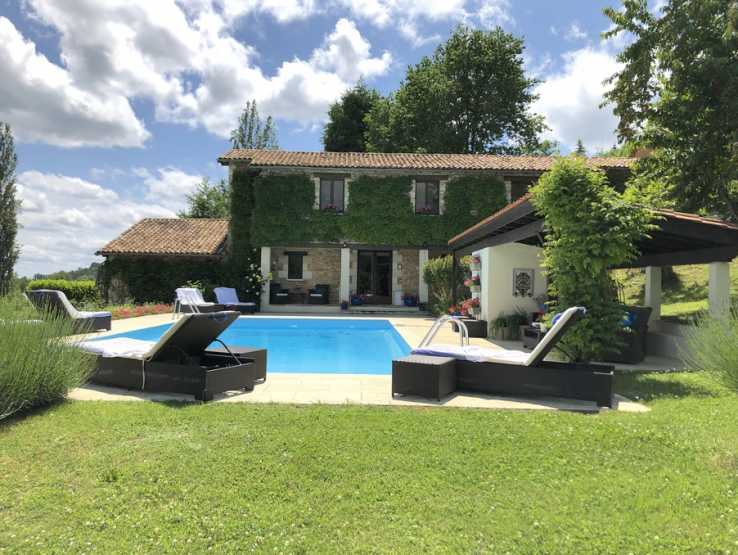 Dordogne Hautefort beautiful castle , 15 hectares For sale in Dordogne