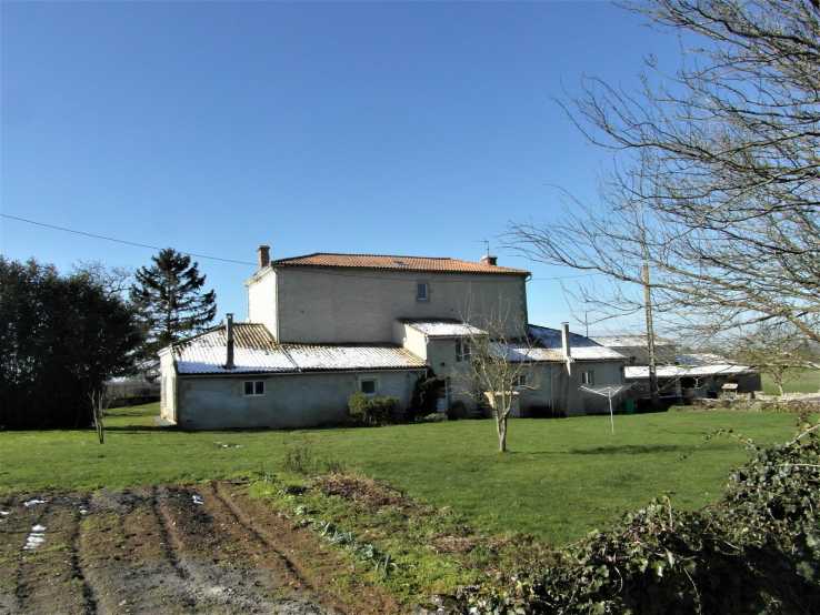 Superb equestrian property with livery business for sale in Deux Sevres