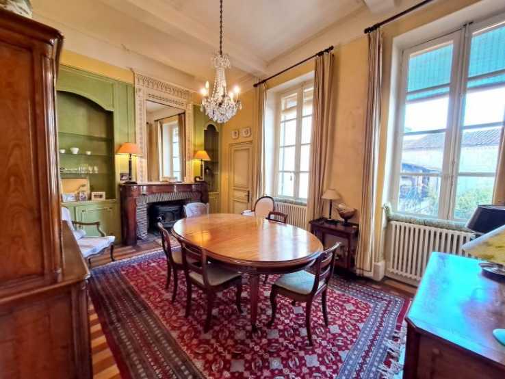 Beautiful Town Property with courtyard For sale in Gascony / Gers Id