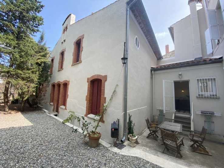 Elegant 19th Century Manor With Turret, Fabrezan for sale in Pyrenees